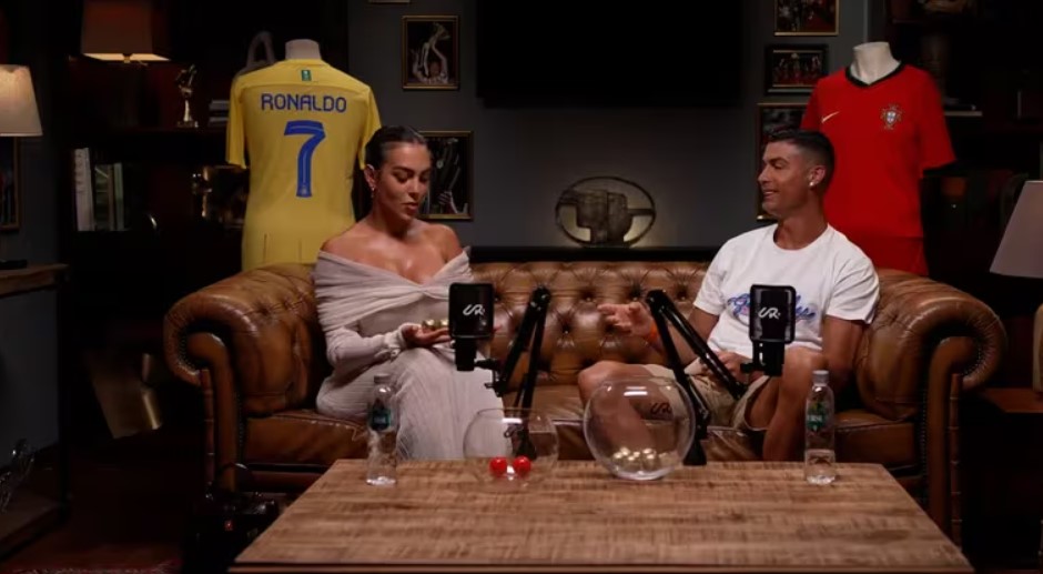 Ronaldo trong buổi trò chuyện với Georgina được đăng tải trên kênh Youtube UR·Cristiano ngày 3/9